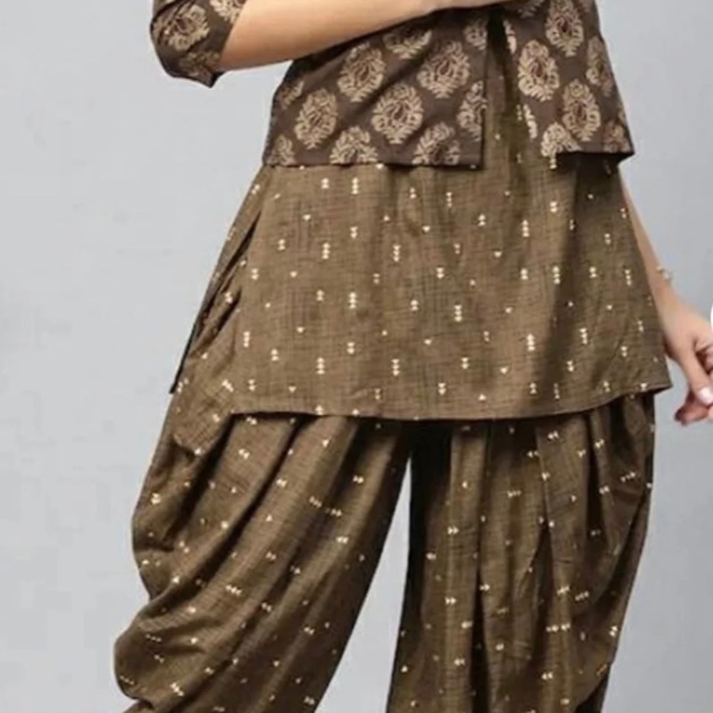 Dhoti/Patiala Set - Picture 3 of 6